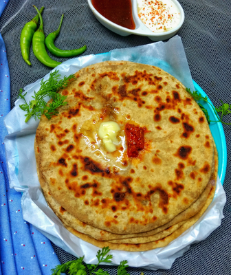 <b>Perfect Aloo Paratha recipe with 11 Pro Tips</b>